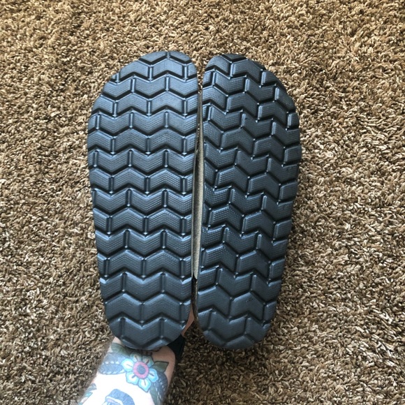 Sandals - Picture 4 of 4